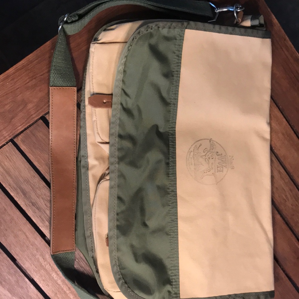 JW Hulme Field Messenger bag